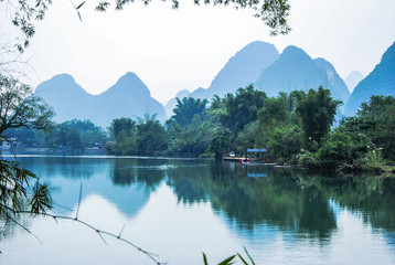 不向命运低头的名人事例