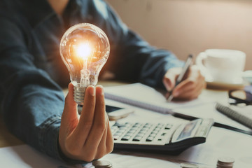 成语- 落叶归根是什么意思？