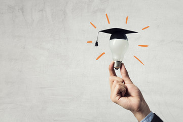 红豆象征相思的典故是什么？