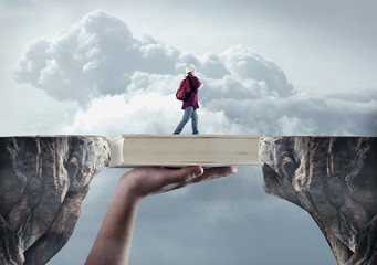 不向命运低头的名人事例