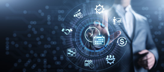 不向命运低头的名人事例