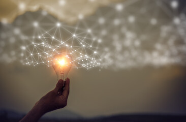 不向命运低头的名人事例