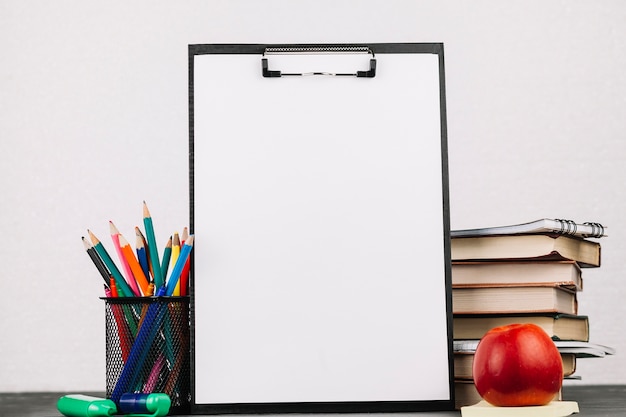 不向命运低头的名人事例